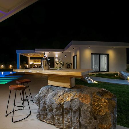 הוילה פליראקי Ocean Pearl Sea View מראה חיצוני תמונה